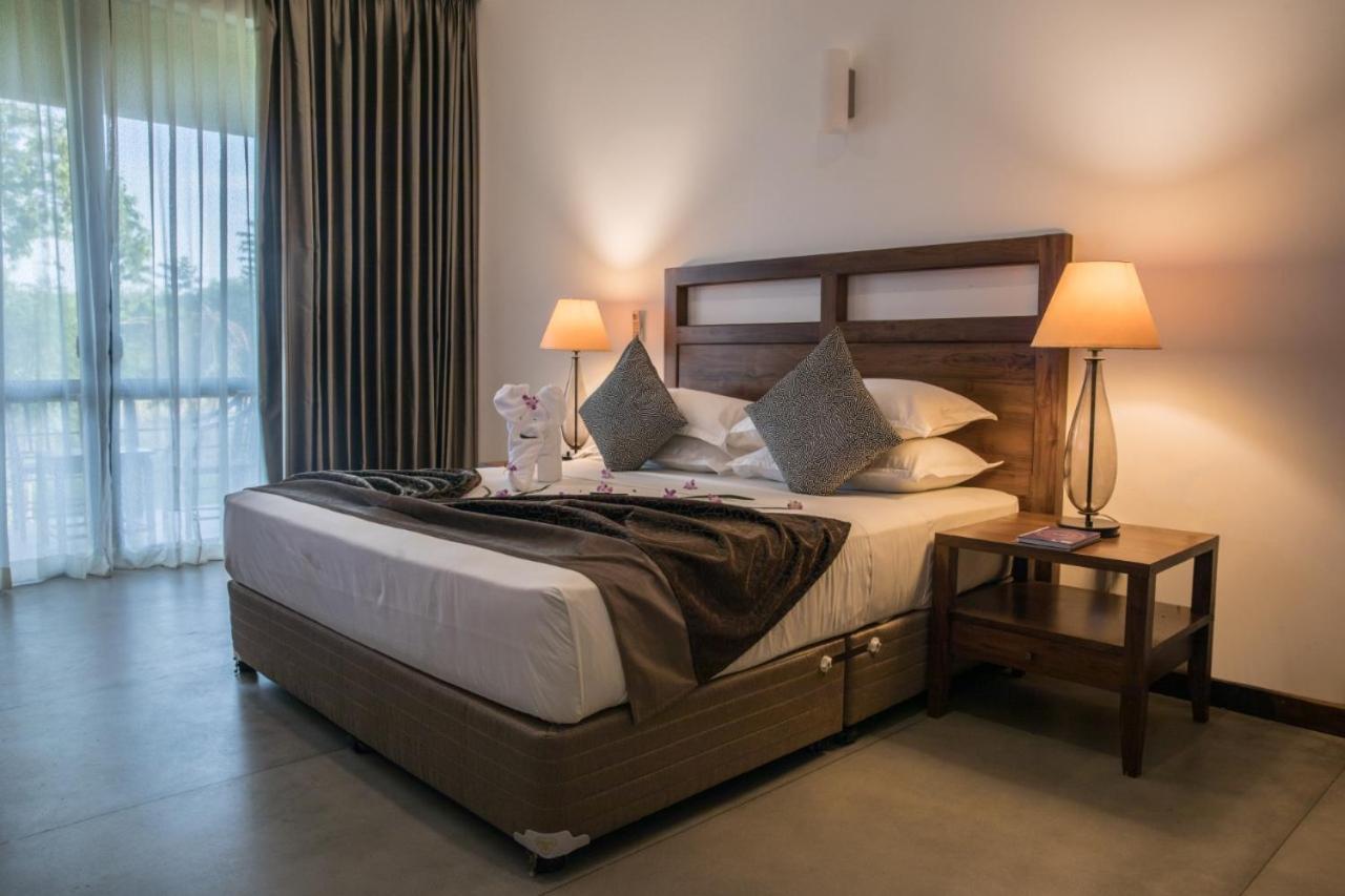 Manthila Hotel Anuradhapura Exterior photo